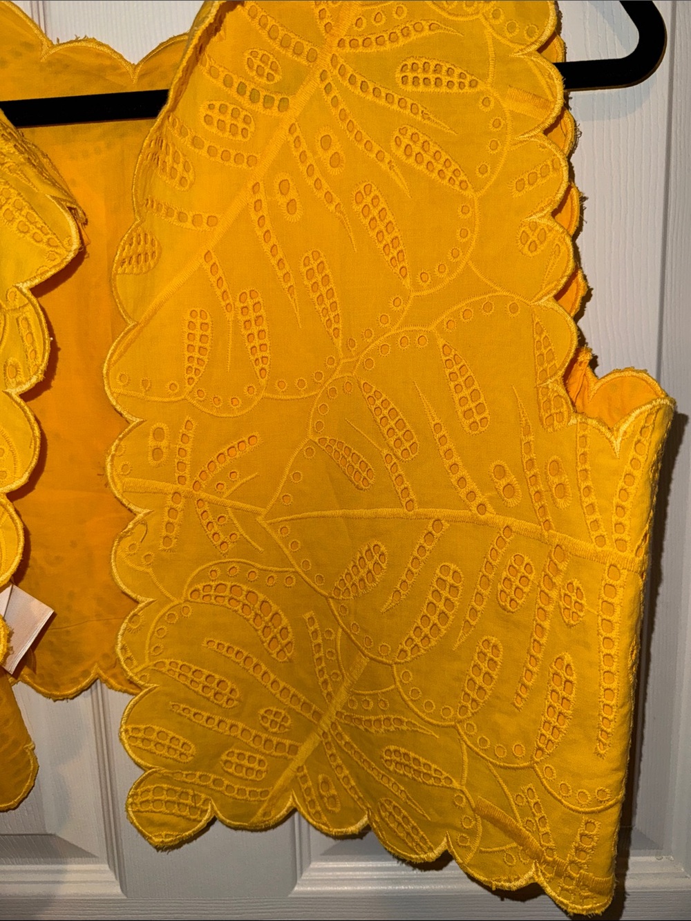 FARM Rio Yellow Scalloped Eyelet Cropped Camisole - Picture 4 of 8